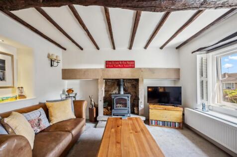 Sitting Room - fireplace.jpg