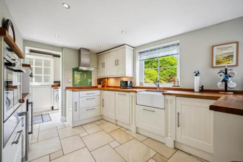 Kitchen towards Utility Room.jpg
