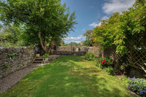 Rear Garden - lawn.jpg