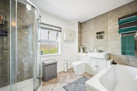 Bathroom.jpg