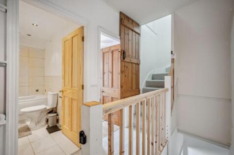 First floor landing.jpg