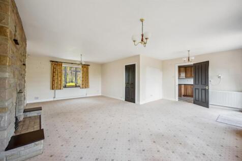 Lounge-Diner towards Kitchen.jpg
