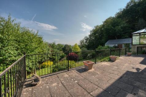 Elevated dining patio.jpg