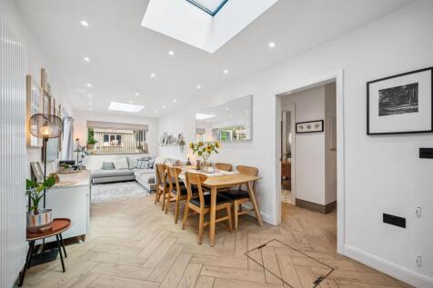 Dining area towards Utility.jpg