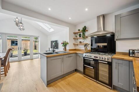 Kitchen-Diner towards garden.jpg