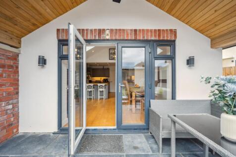 Veranda to Kitchen-Diner.jpg