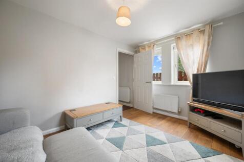 Lounge towards hallway.jpg