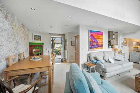 Dining area towards front door.jpg