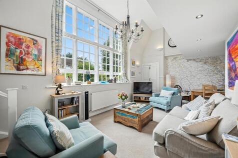 Sitting Room to window.jpg