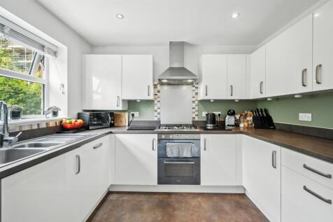 Kitchen - oven.jpg