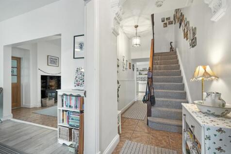 Entrance Hallway.jpg