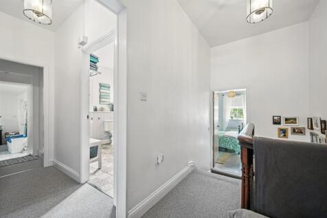 First floor landing.jpg