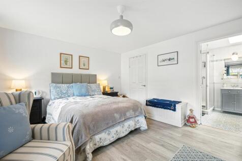 Bedroom Four towards en-suite.jpg
