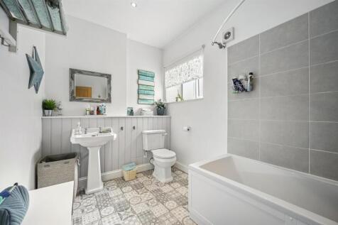 Bathroom.jpg