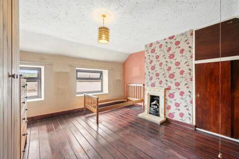 Bedroom from landing.jpg