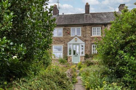 Front of the home and garden.jpg