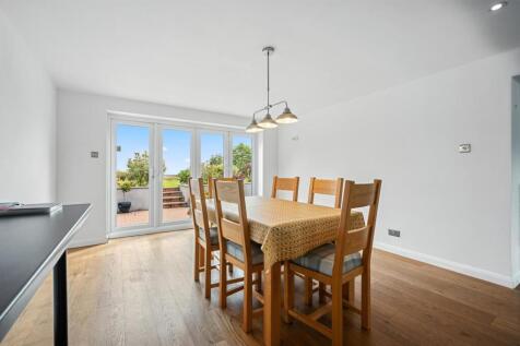 Dining area.jpg