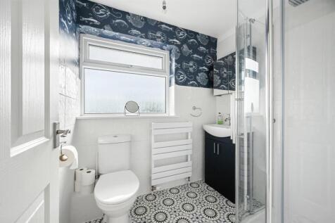 Shower Room.jpg