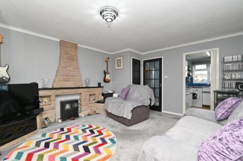 Sitting Room to Kitchen.jpg