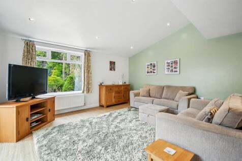 Living Room .jpg