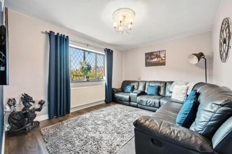 Sitting Room to window.jpg