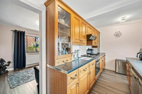 Kitchen towards Sitting Room.jpg