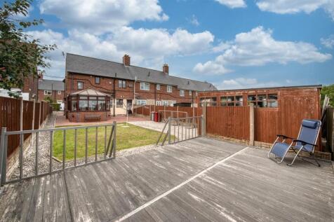 Rear of the home from elevated decking.jpg