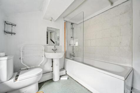 Bathroom.jpg