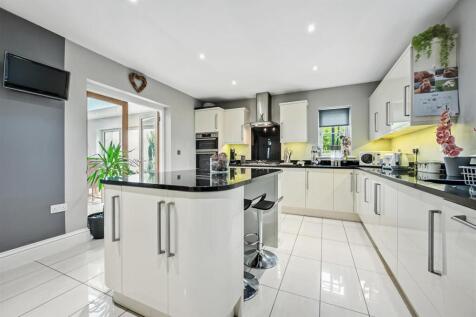 Kitchen island.jpg