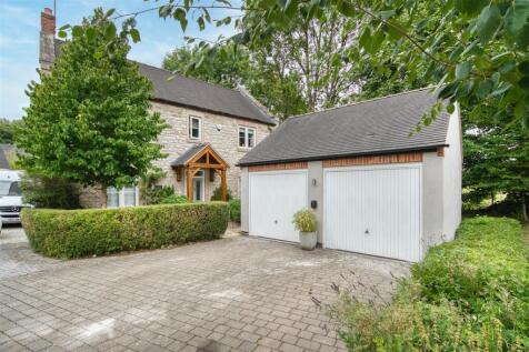 Front of the home and garage.jpg
