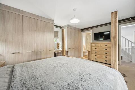 Bedroom One to en-suite.jpg