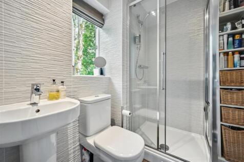 Bedroom One en-suite.jpg