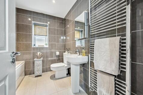 Bathroom - sink and WC.jpg