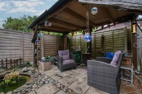 Garden - covered seating area.jpg