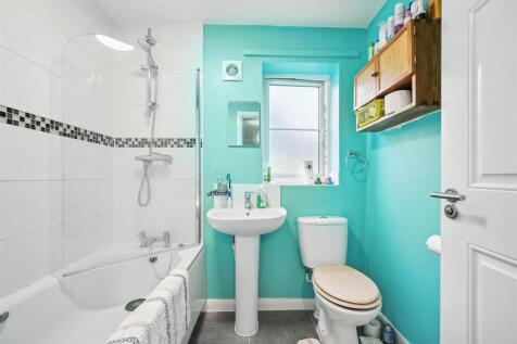 Bathroom.jpg