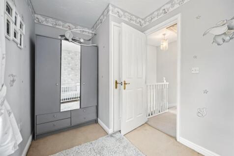 Bedroom One to landing.jpg