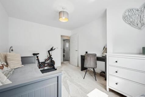 Bedroom One to landing.jpg