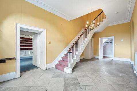 Entrance Hallway.jpg