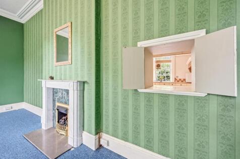 Sitting Room to kitchen.jpg