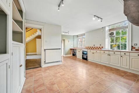 Kitchen to windows.jpg