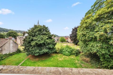 Garden and view to churchyard.jpg