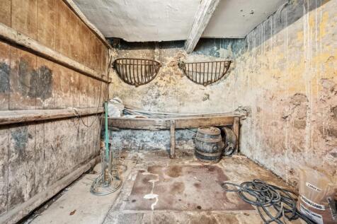 Outbuilding.jpg