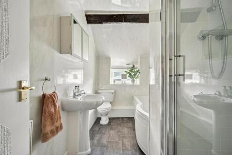 Bathroom.jpg