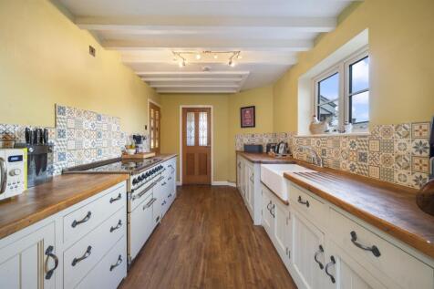 Kitchen towards Utility Room.jpg