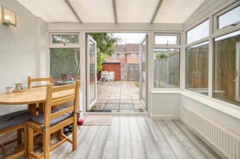 Conservatory towards rear garden.jpg