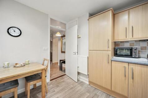 Breakfast Kitchen to hallway.jpg