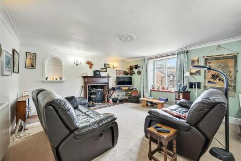 Bedroom One-Sitting Room.jpg