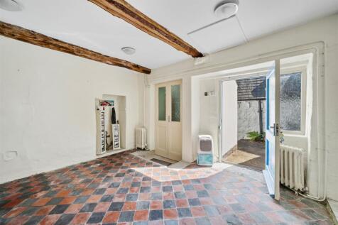 Breakfast Room to courtyard garden.jpg