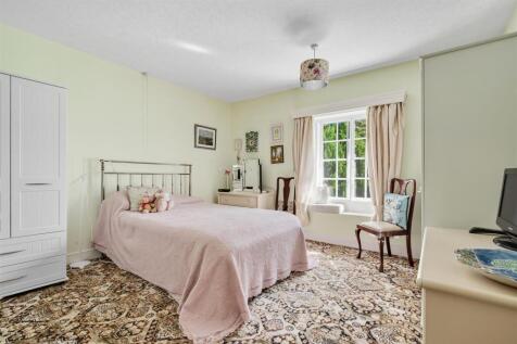 Bedroom One.jpg