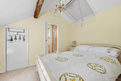 Bedroom Five to en-suite.jpg